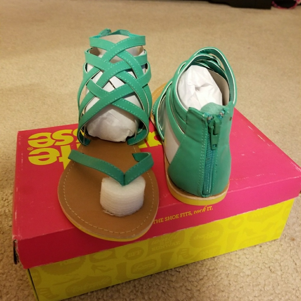 Sandals - Picture 2 of 3